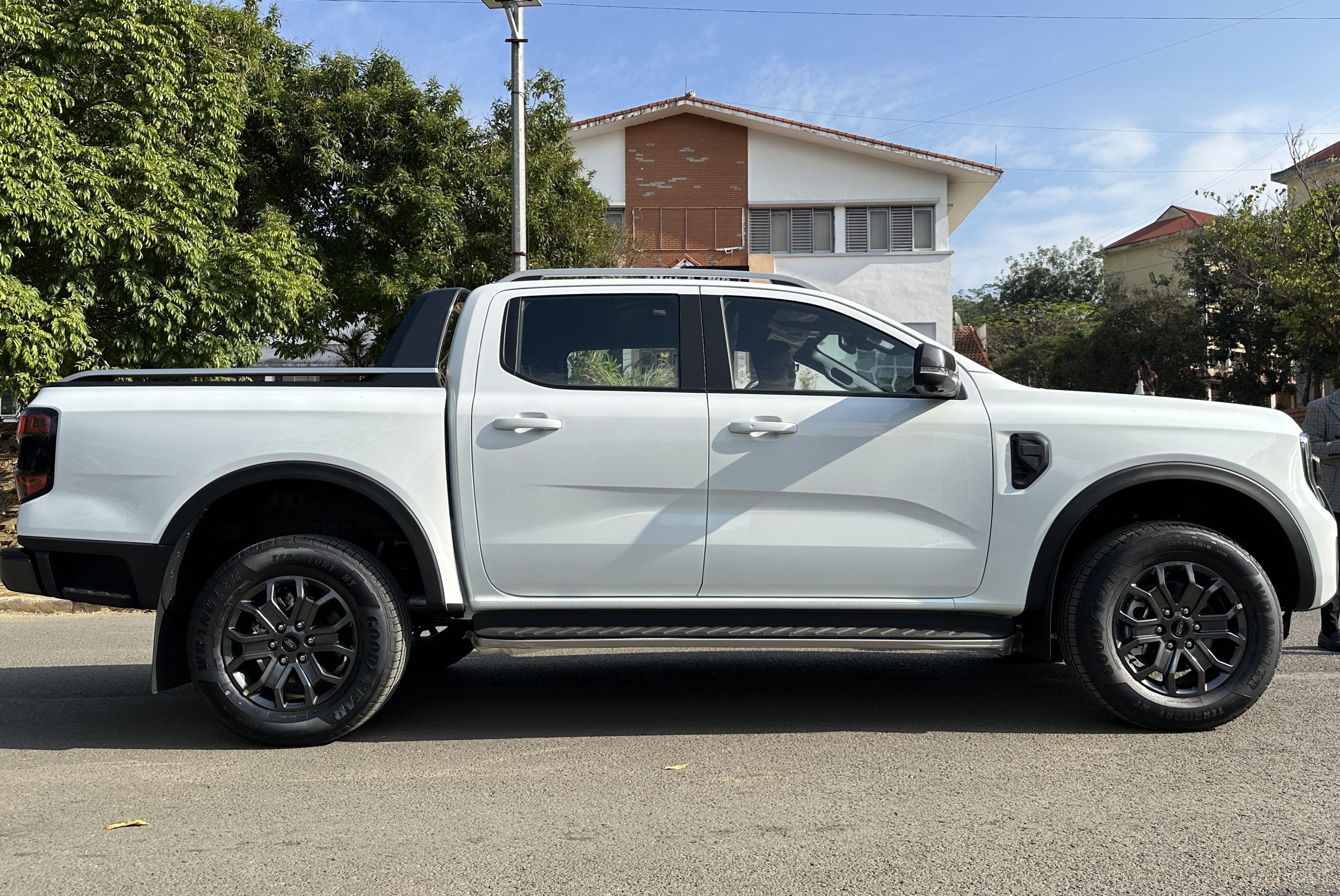 Ford Ranger đầu 2025: Bảng Giá 6 Phiên Bản, Đánh Giá Chi Tiết & Ưu Đãi Tại Tây Bắc Ford