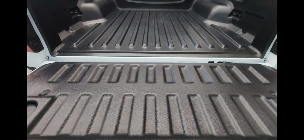 Tấm lót thùng Ford Ranger